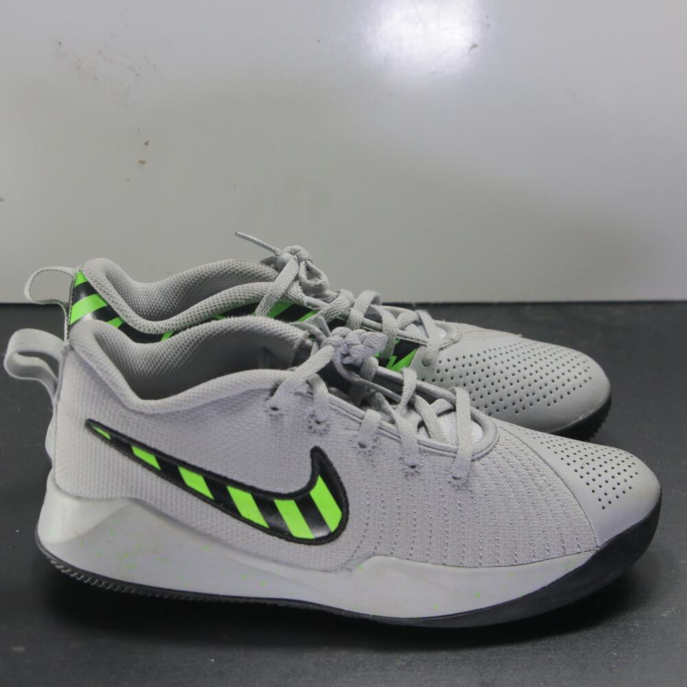 Sz 6youth Fit 7.5w Nike Team Hustle Low 007800 Gray Green Basketball Sneakers